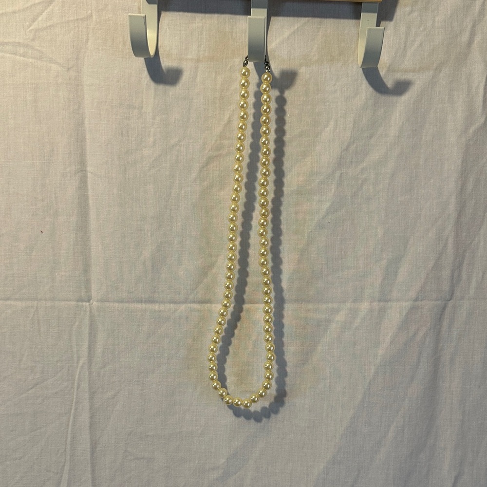 Elegant Pearl Necklace
